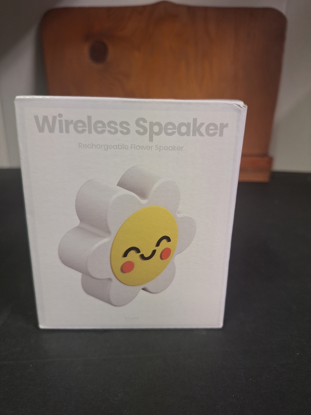 Flower-Shaped Wireless Bluetooth Speaker - White and Yellow